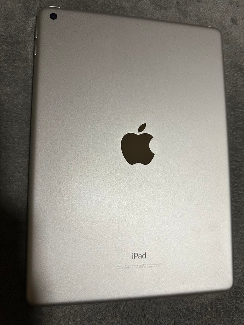 ぱる　Apple iPad 第6世代 32GBホワイト 本体