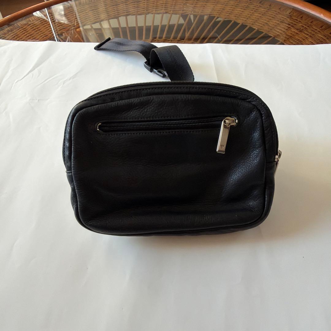 u*l様 TUMI/・トゥミイ黒 レザー ボディバッグ ウエストポーチフラップ付