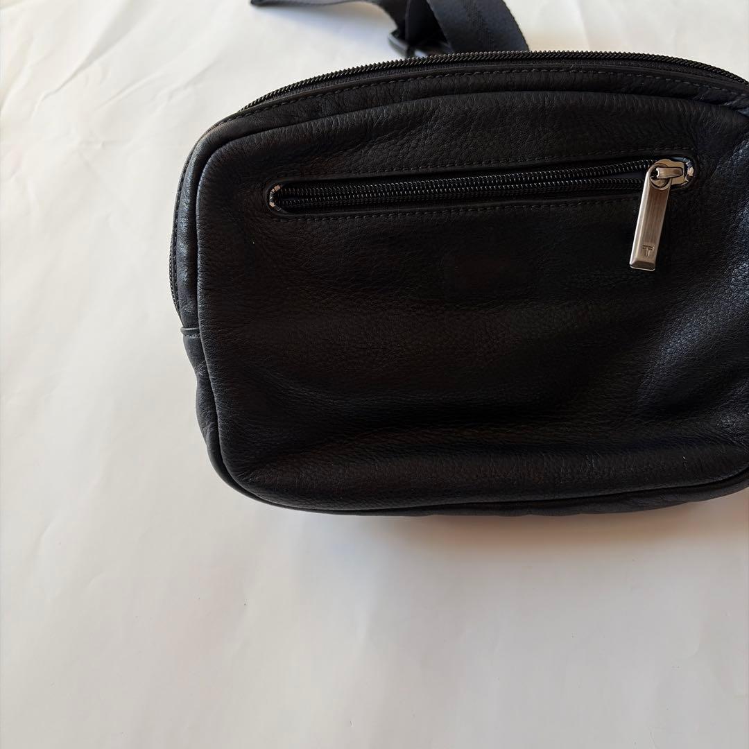 u*l様 TUMI/・トゥミイ黒 レザー ボディバッグ ウエストポーチフラップ付