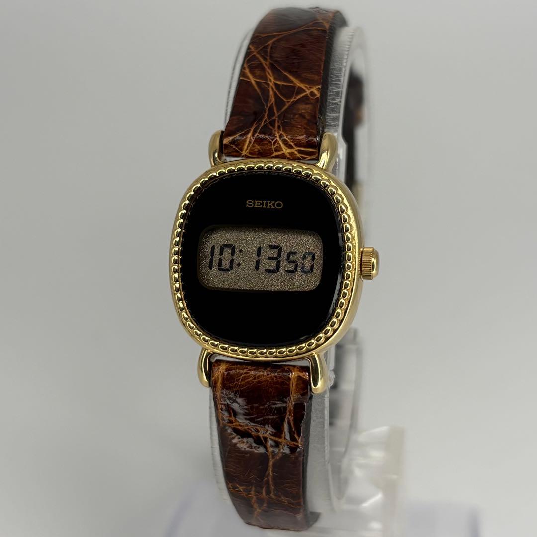 デッドストック品 SEIKO セイコー デジタルレディス QZ腕時計 電池交換済