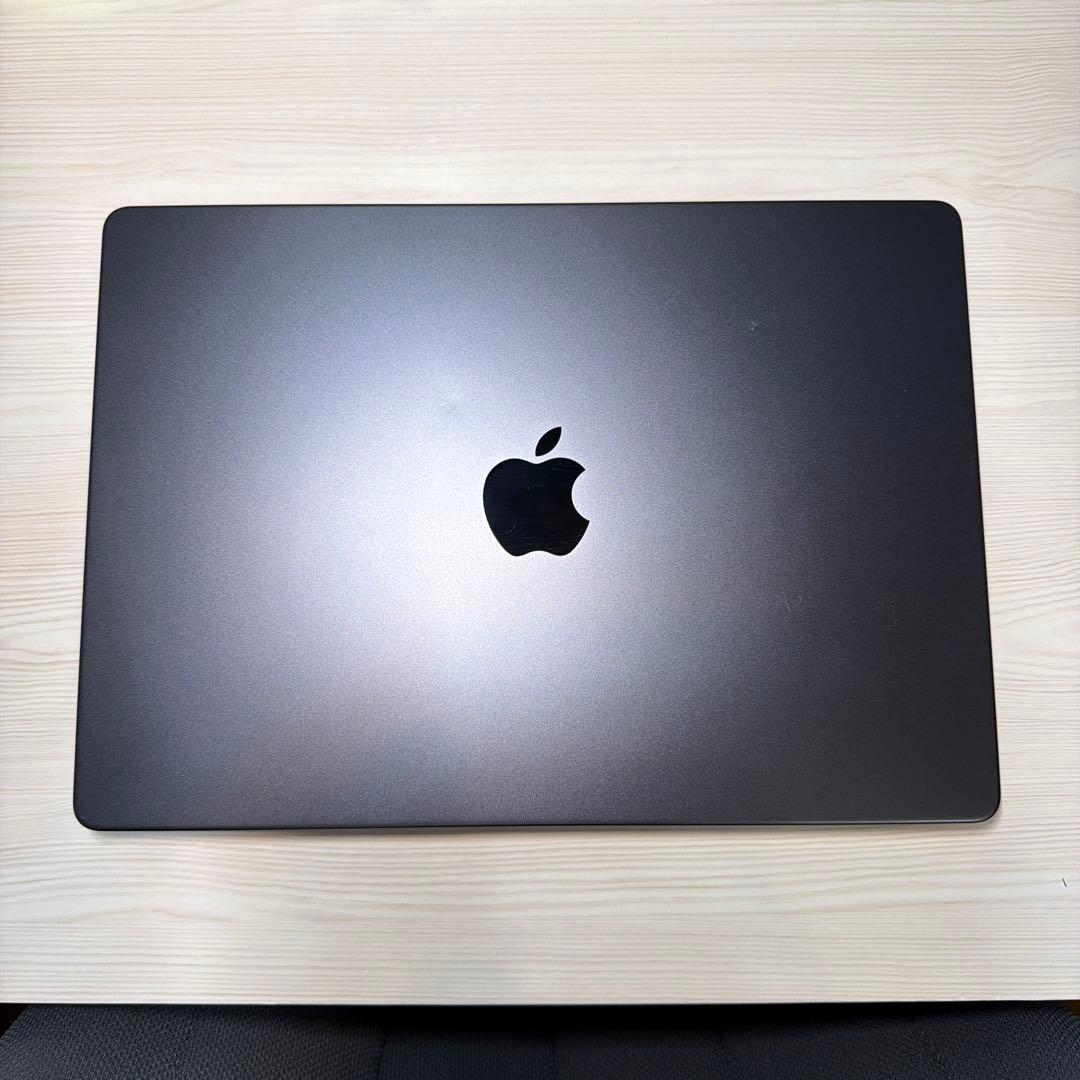 MacBook Pro M4 14(スペースブラック)