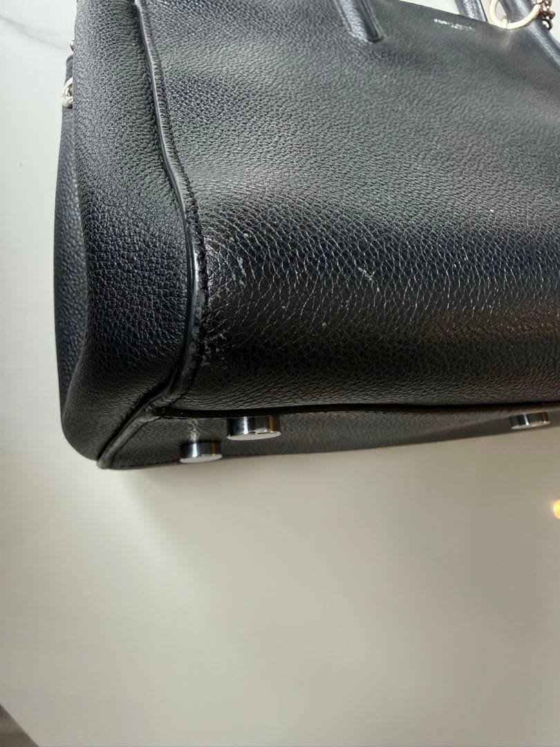 SAINT LAURENT ブラックハンドバッグ