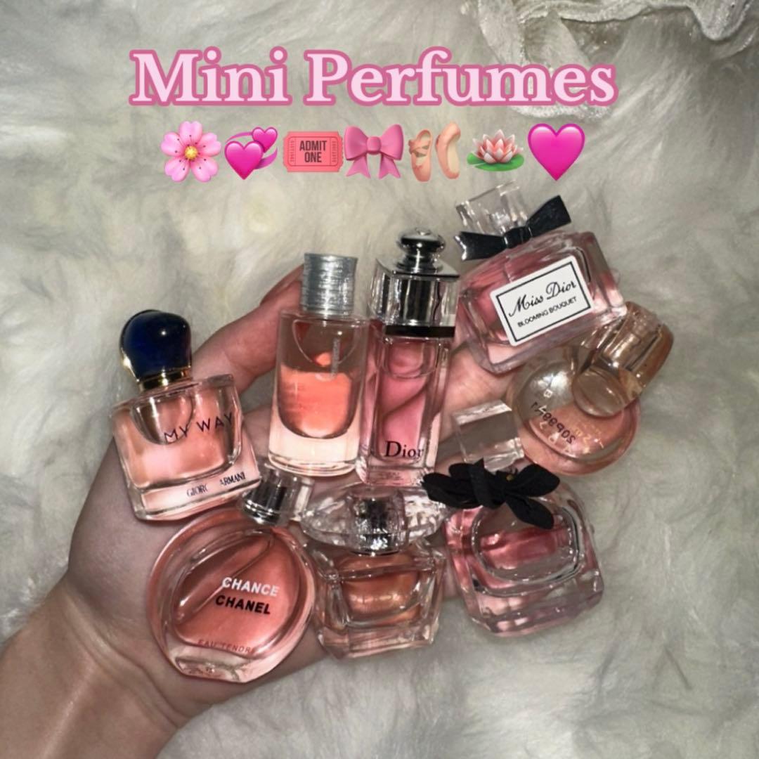 大人気！ミニ香水セット(ピンク)8点