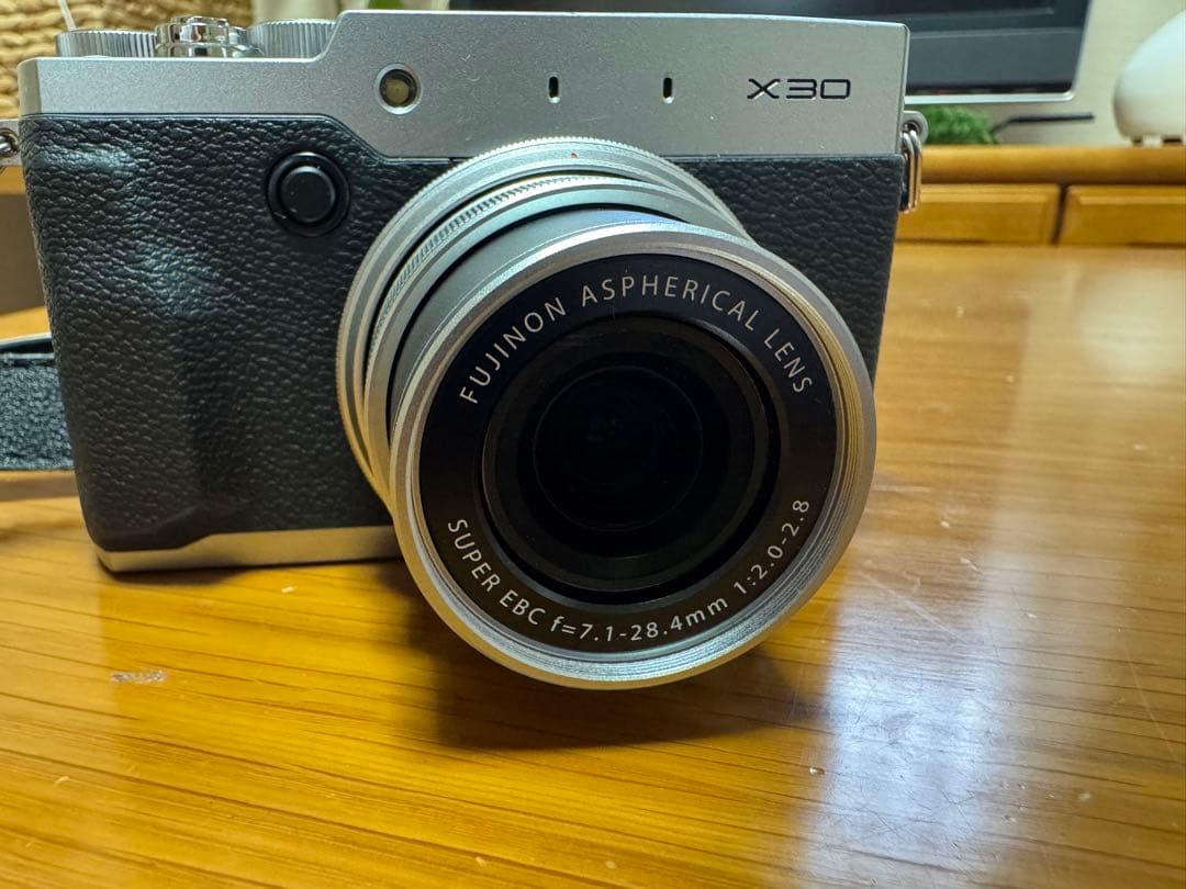 【美品】FUJIFILM X30 コンパクトデジタルカメラ