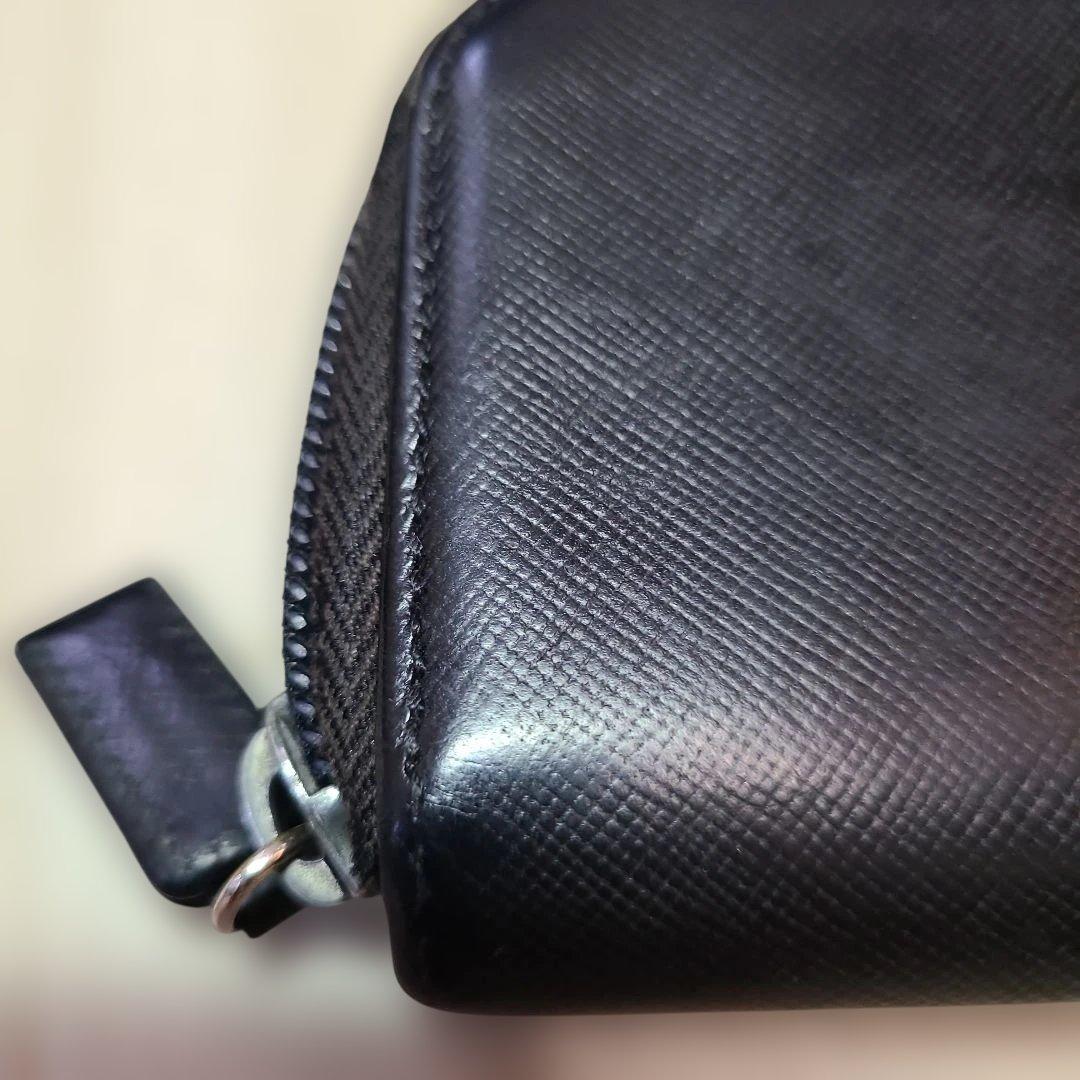PRADA　ケース　サフィーアーノレザー　三角ロゴ　黒