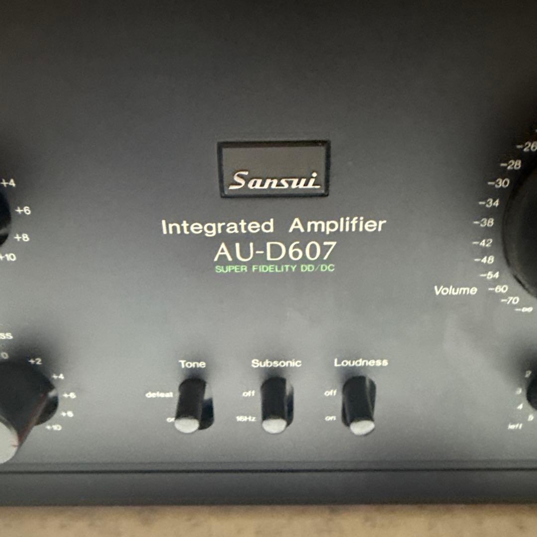 音出力するAU-Ｄ607プリメインアンプ　ジャンク