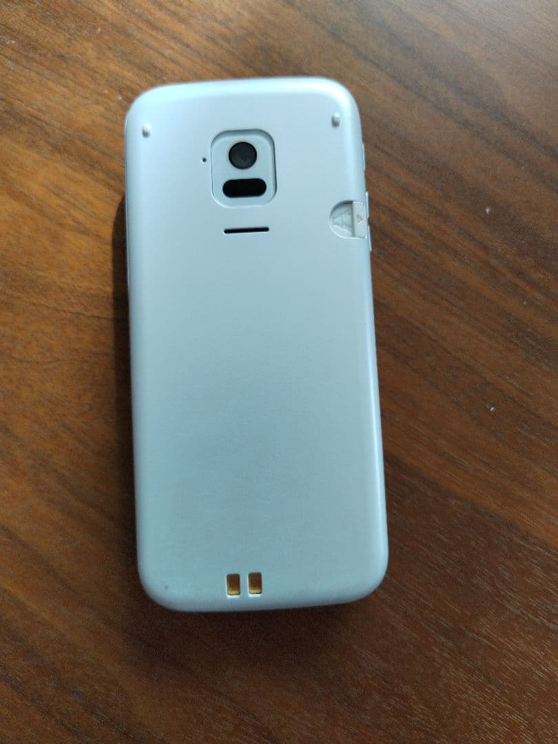 docomo 富士通 らくらくホンF-01M ホワイト