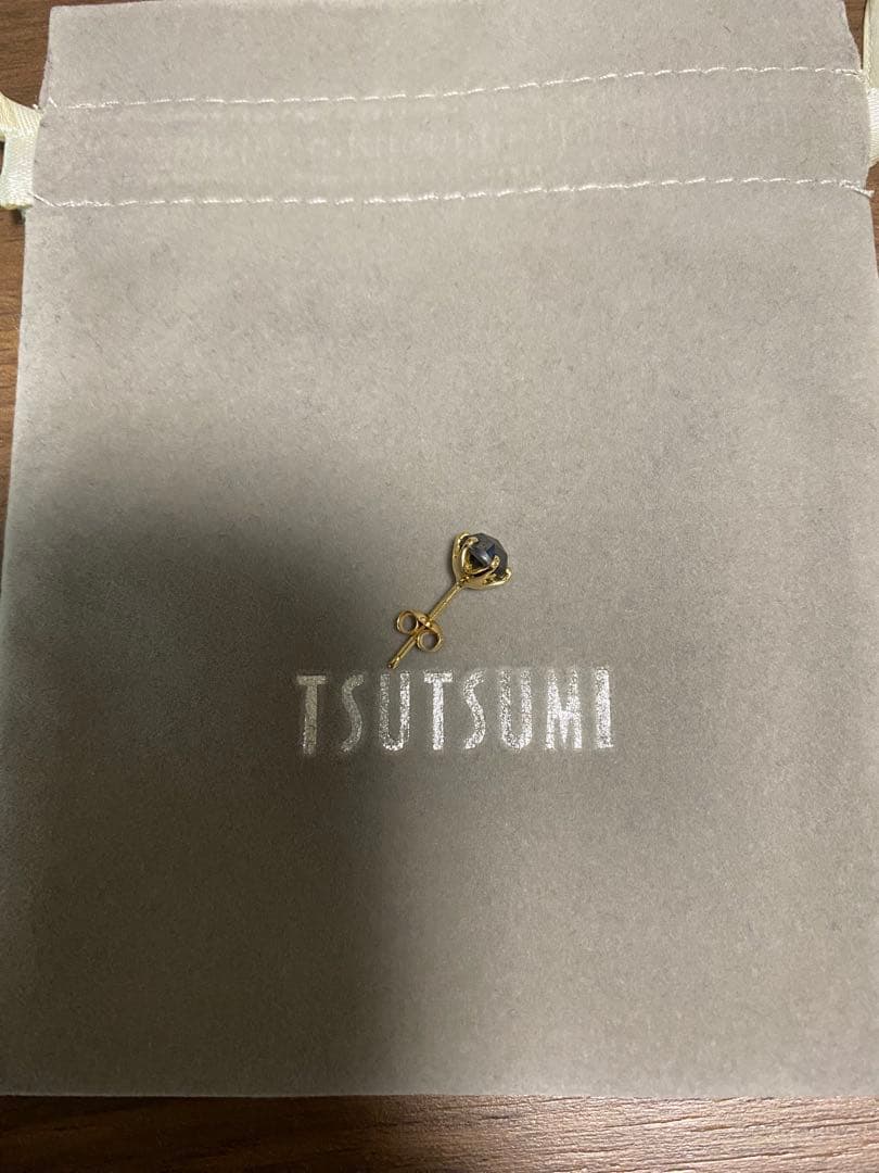 限界値　美品　天然ブラックダイヤモンド　一粒ピアス1ctK18