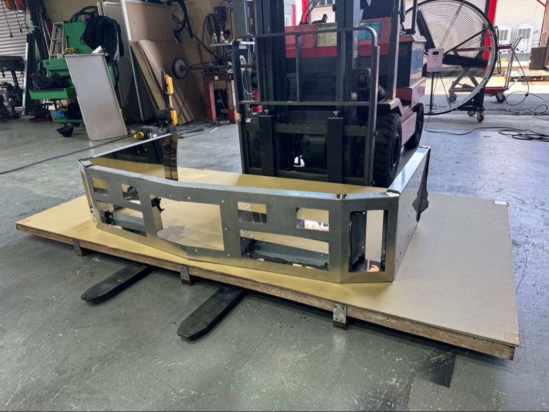 サ*ス様 デコトラ、ワンオフ、舟型バンパー