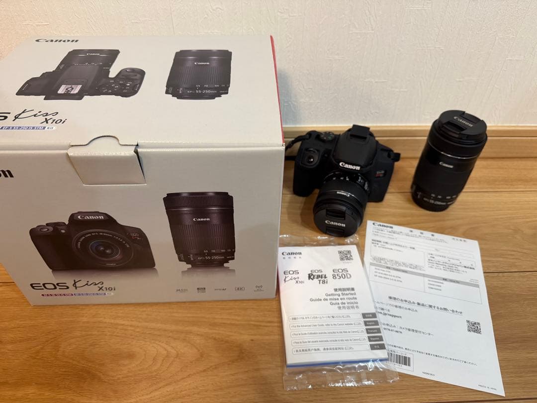 極美品〈Canon EOS Kiss X10i ダブルレンズキット〉