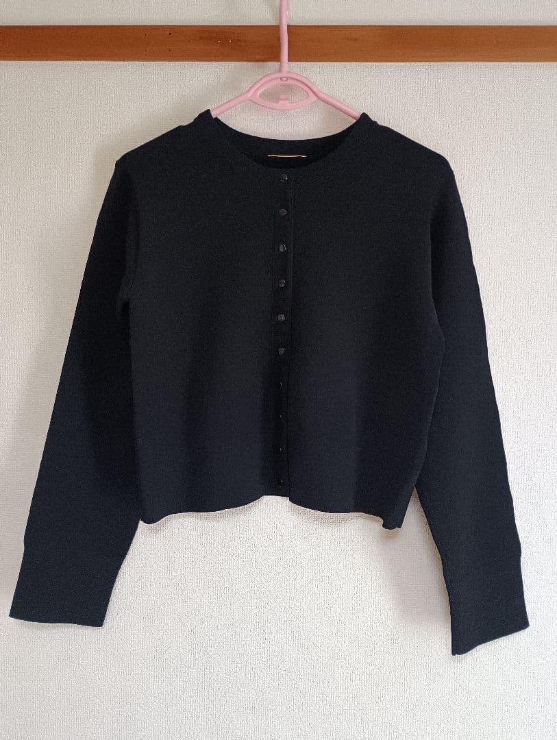 週末限定価格　未使用Valuable カーディガン