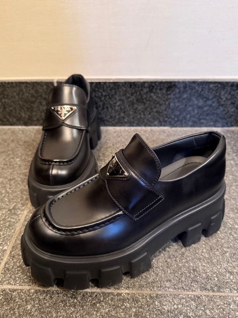PRADA 黒 モノリス ブラッシュドレザー ローファー厚底 サイズ36