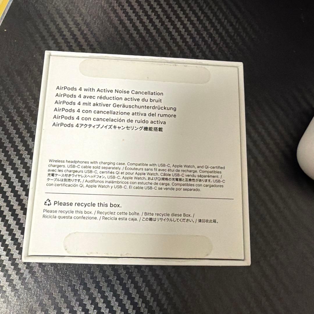 AirPods4 ノイズキャンセリング付き本体 ホワイト 充電ケース付き