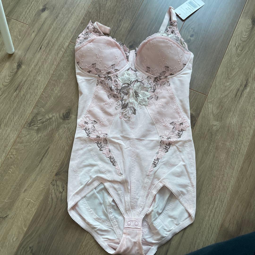 ダイアナ　レース付き　ボディスーツ C90LL ピンク　補正下着