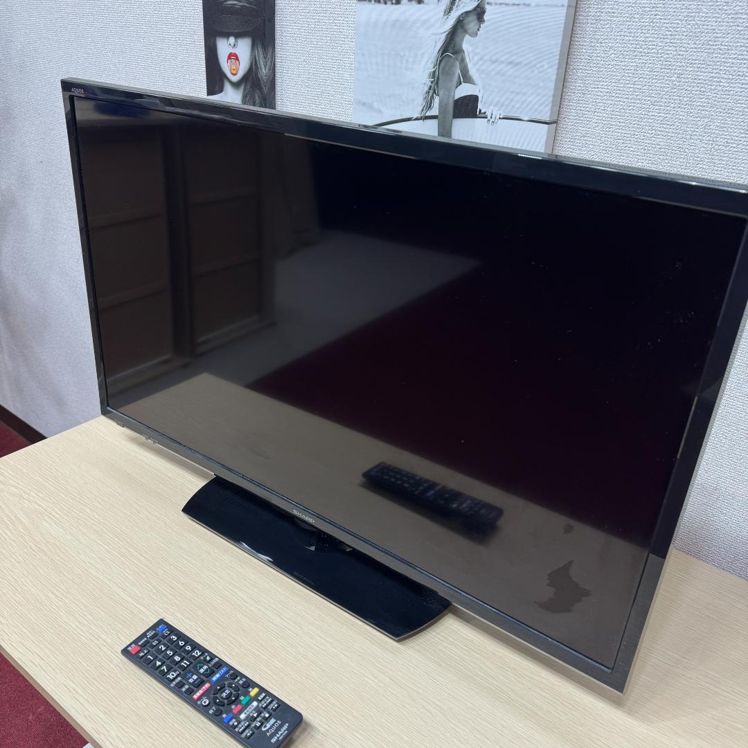 東京23区送料無料　美品シャープ液晶テレビ　2020年製32型　洗浄/除菌済み