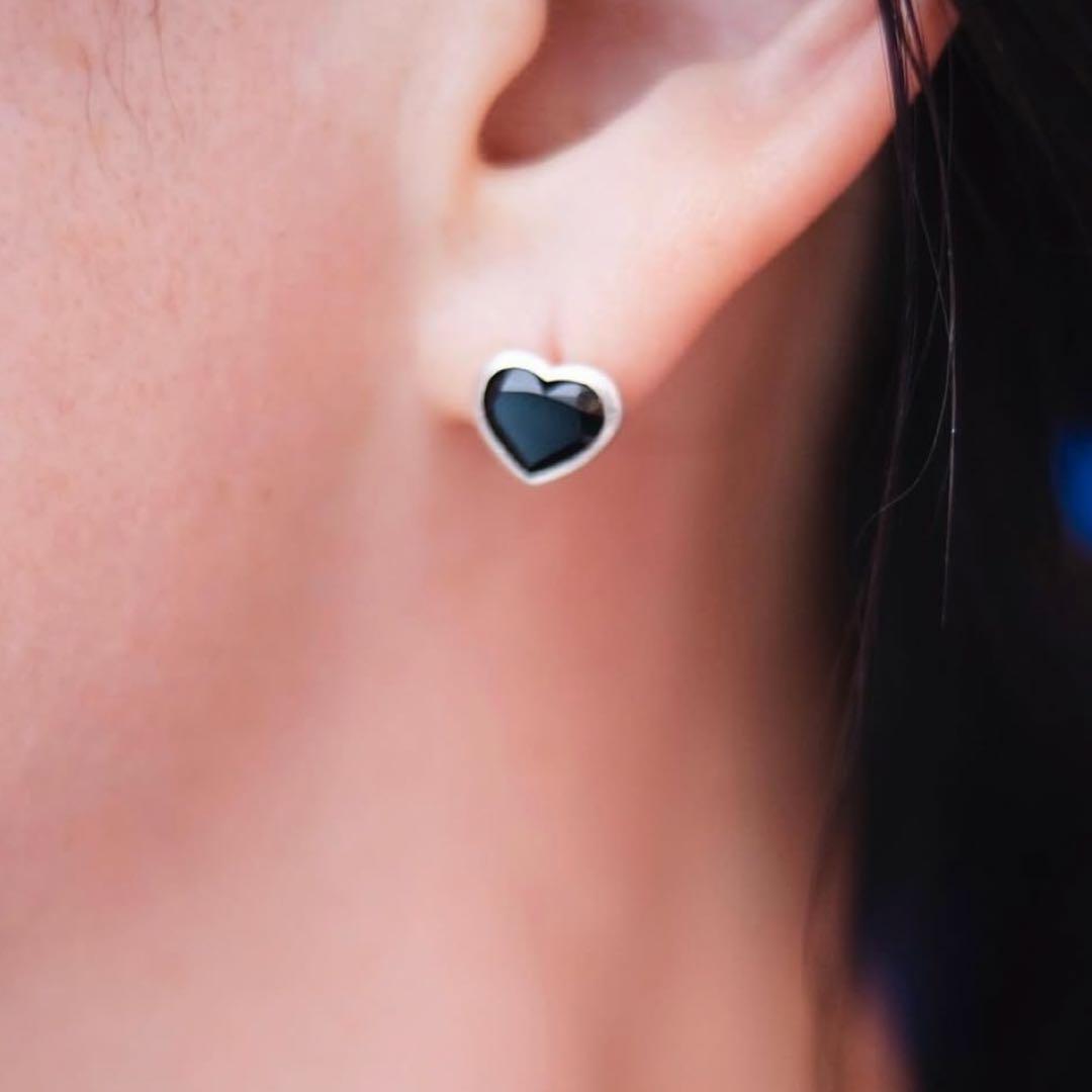 chigo チーゴ × 高山都 ◇ ハート型ピアス ◇ オニキス×シルバー