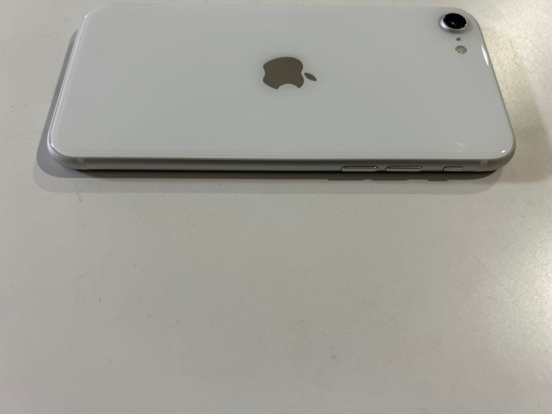 【美品‼️】iPhoneSE 第2世代　ホワイト