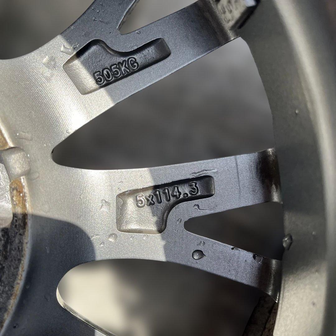 美品ピレリ製195/65r15スタッドレスタイヤをWEDS製アルミホイールに装着