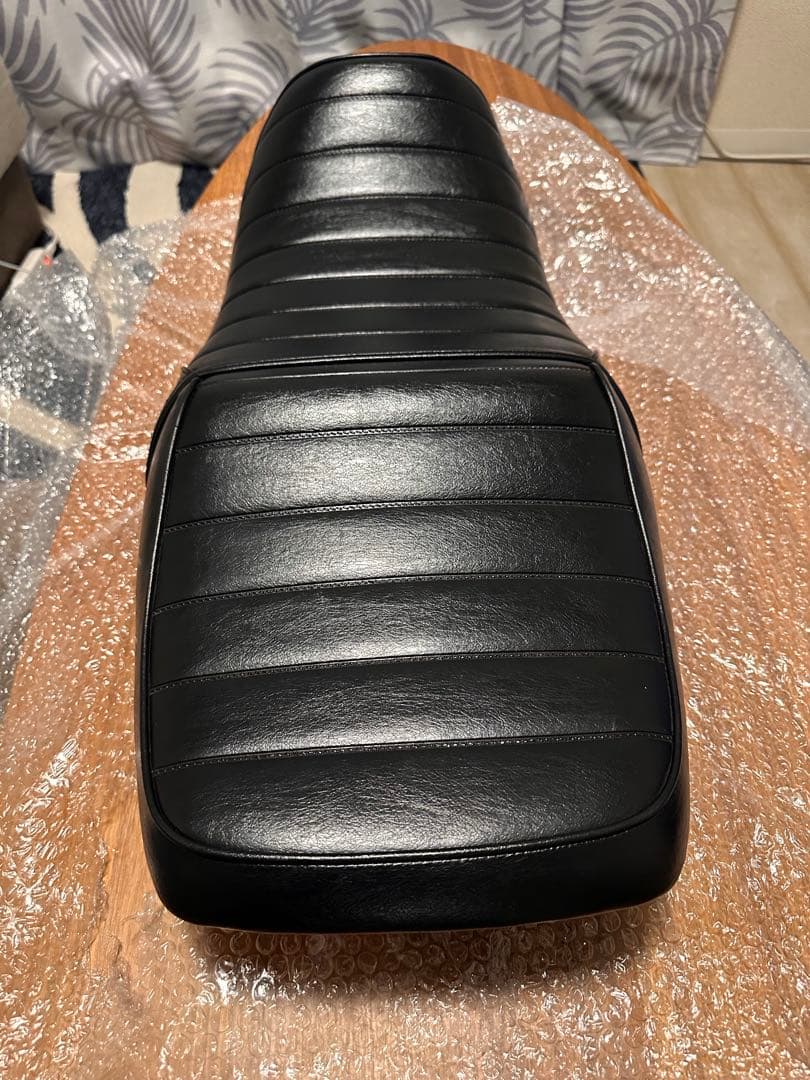 XJR400 RH02J 4HM9タックロールシート 黒 純正ベース使用シート