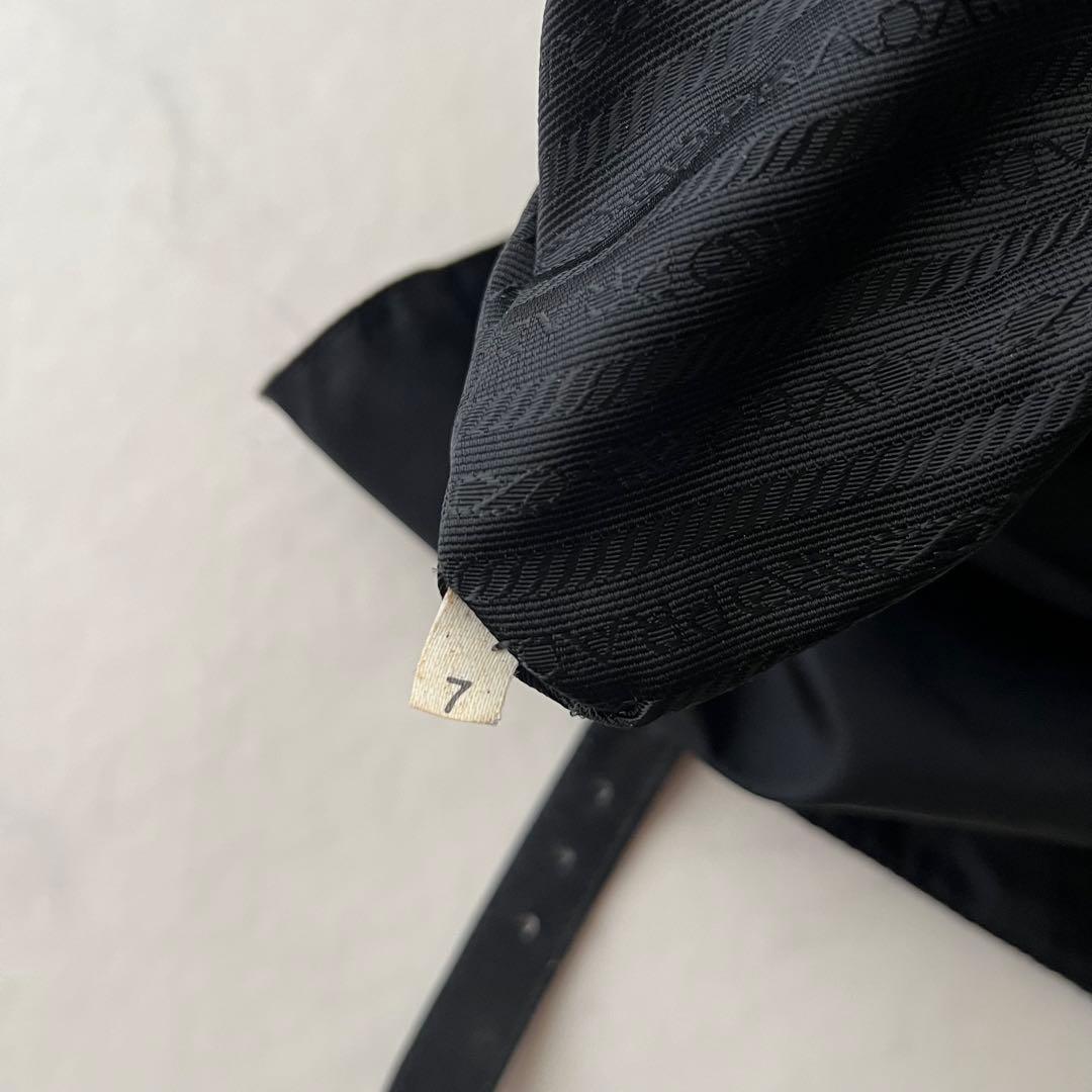 プラダ メッセンジャー ショルダーバッグ ブラック 黒 三角プレート フラップ