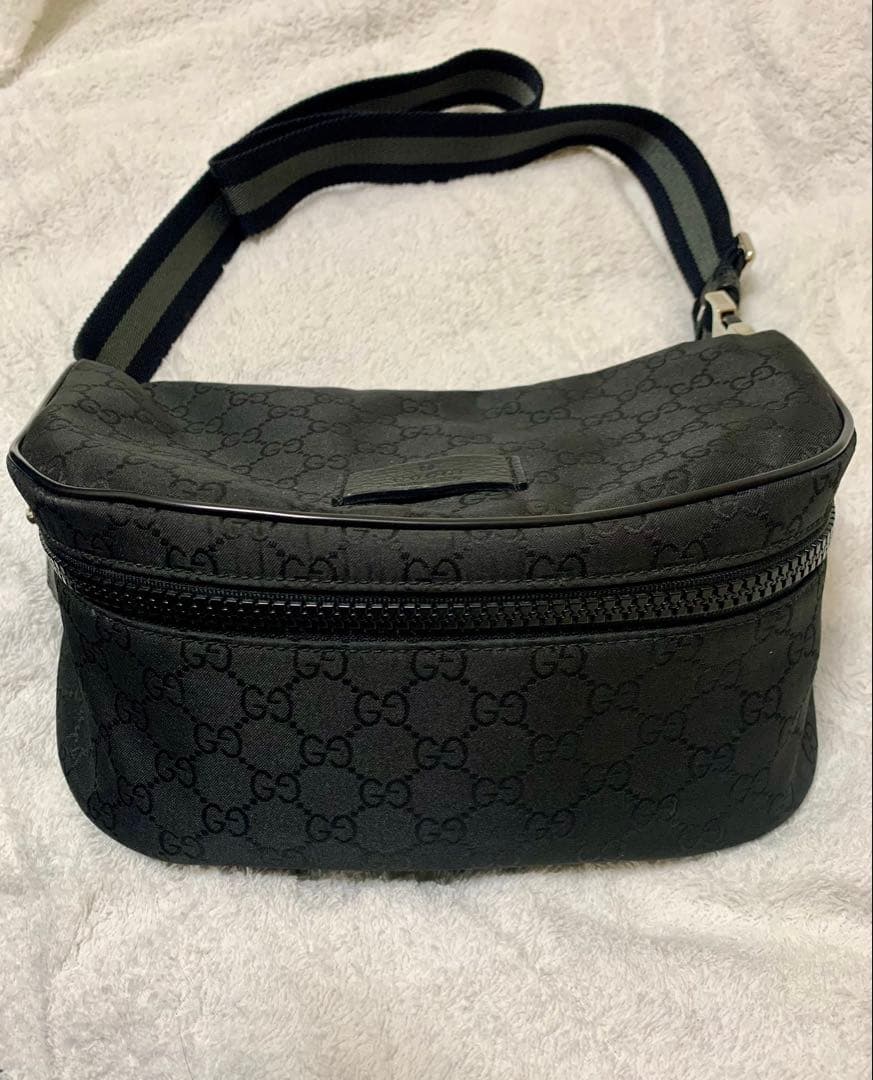 GUCCI グッチ　ボディバッグ　ブラック