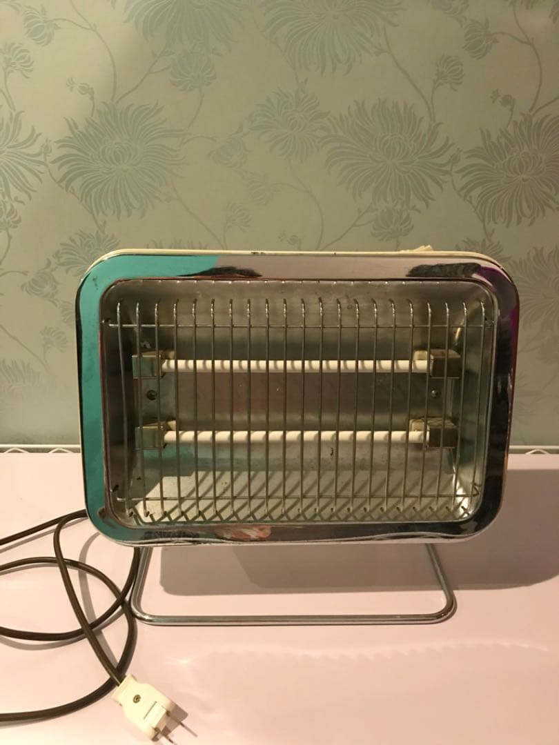 レトロ／アンティーク　昭和電気ストーブ　HITACHI遠赤外線