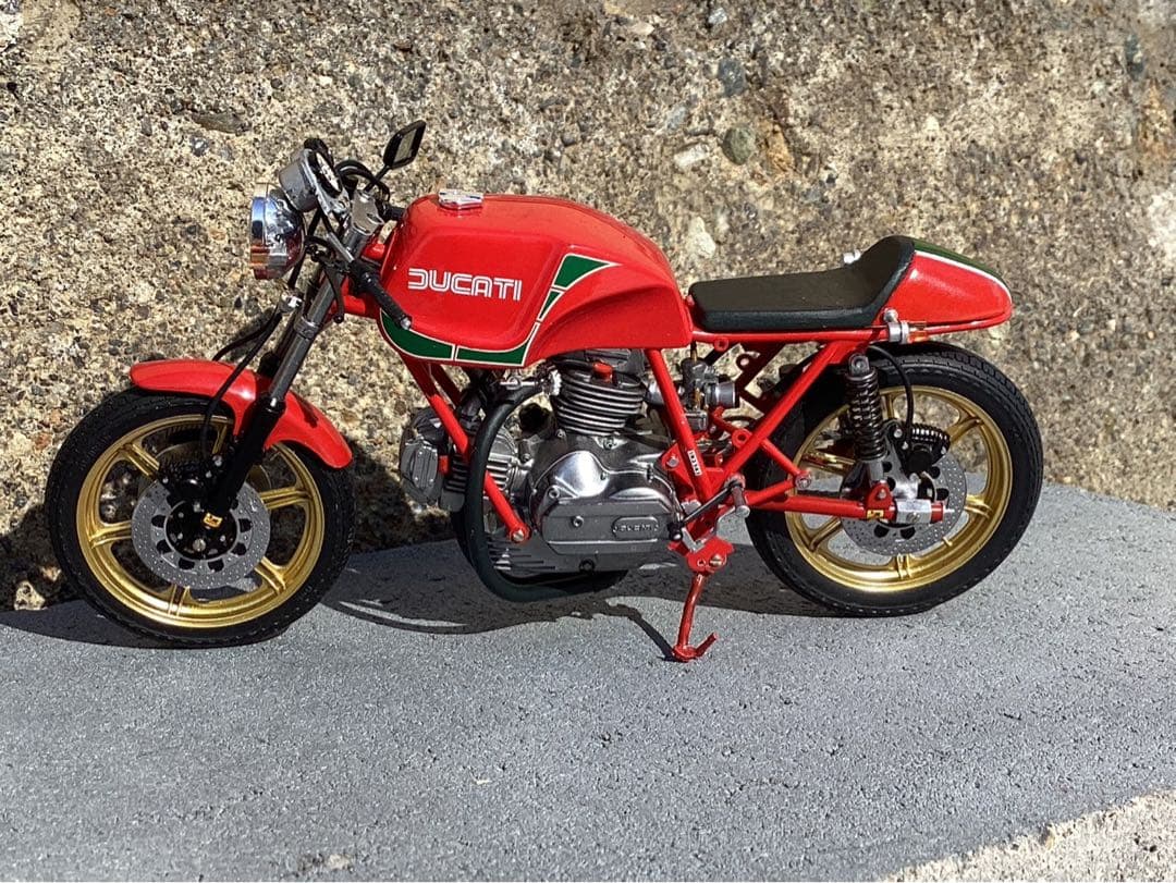 バイクプラモデル　族車　タミヤ1/12 ドゥカティマイクヘイルウッド　完成品
