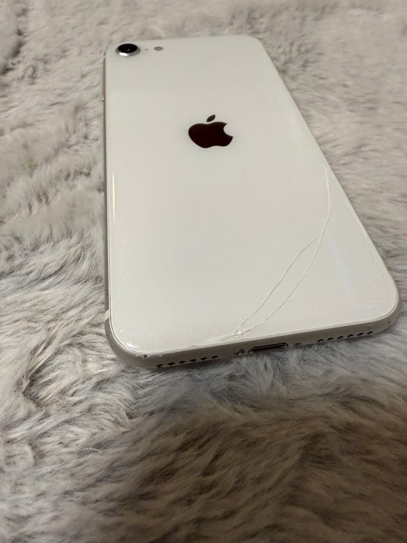 Apple iPhone SE第二世代ホワイト 本体