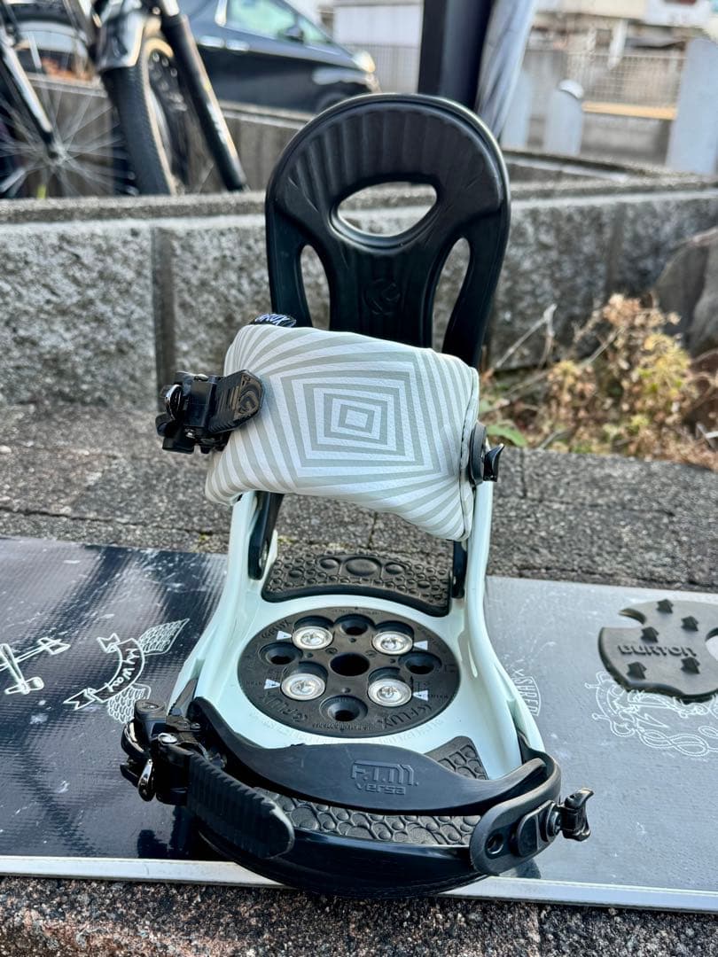 FLUX PR スノーボードバインディング ホワイト/ブラック