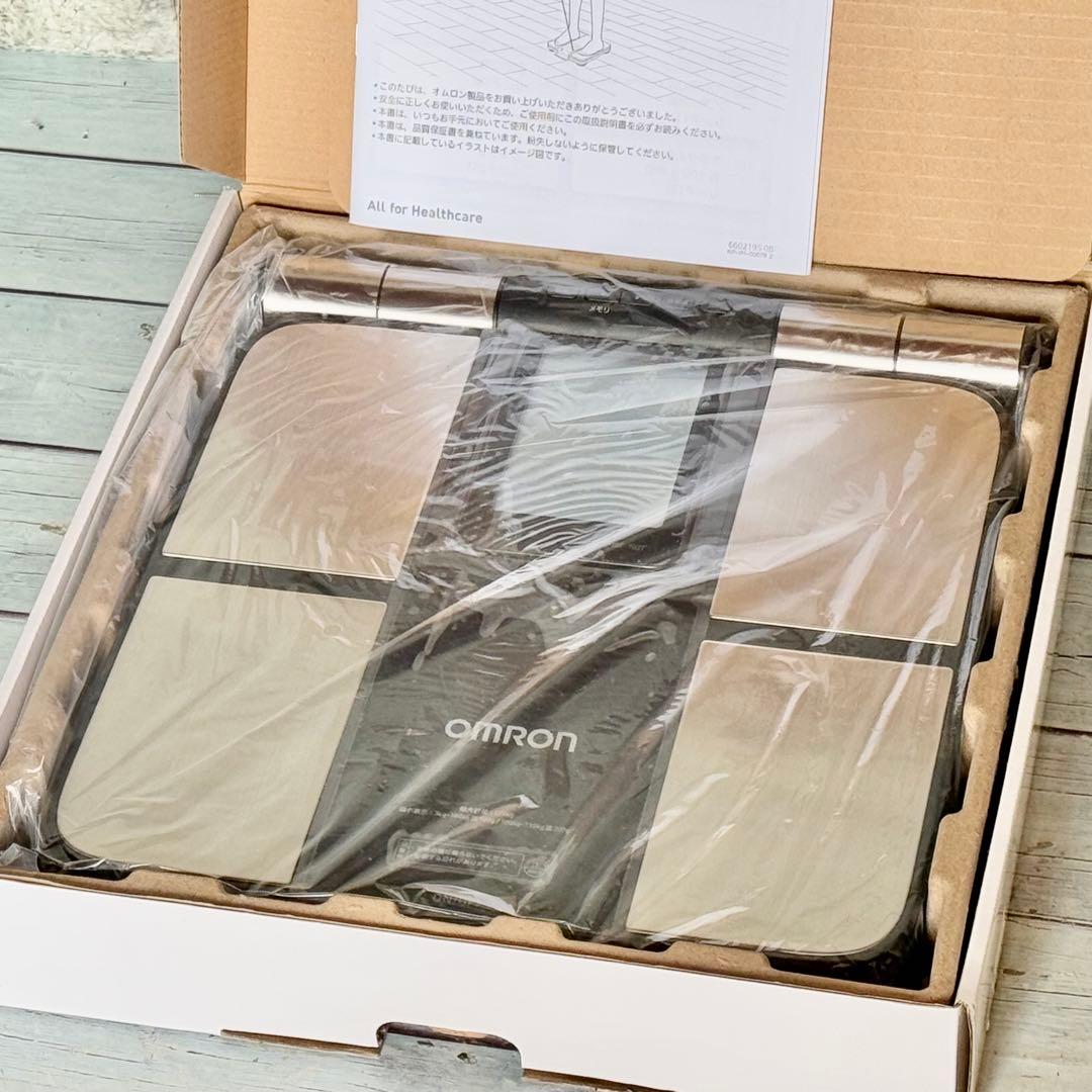 新品❗️OMRON 体重体組成計 HBF-702T