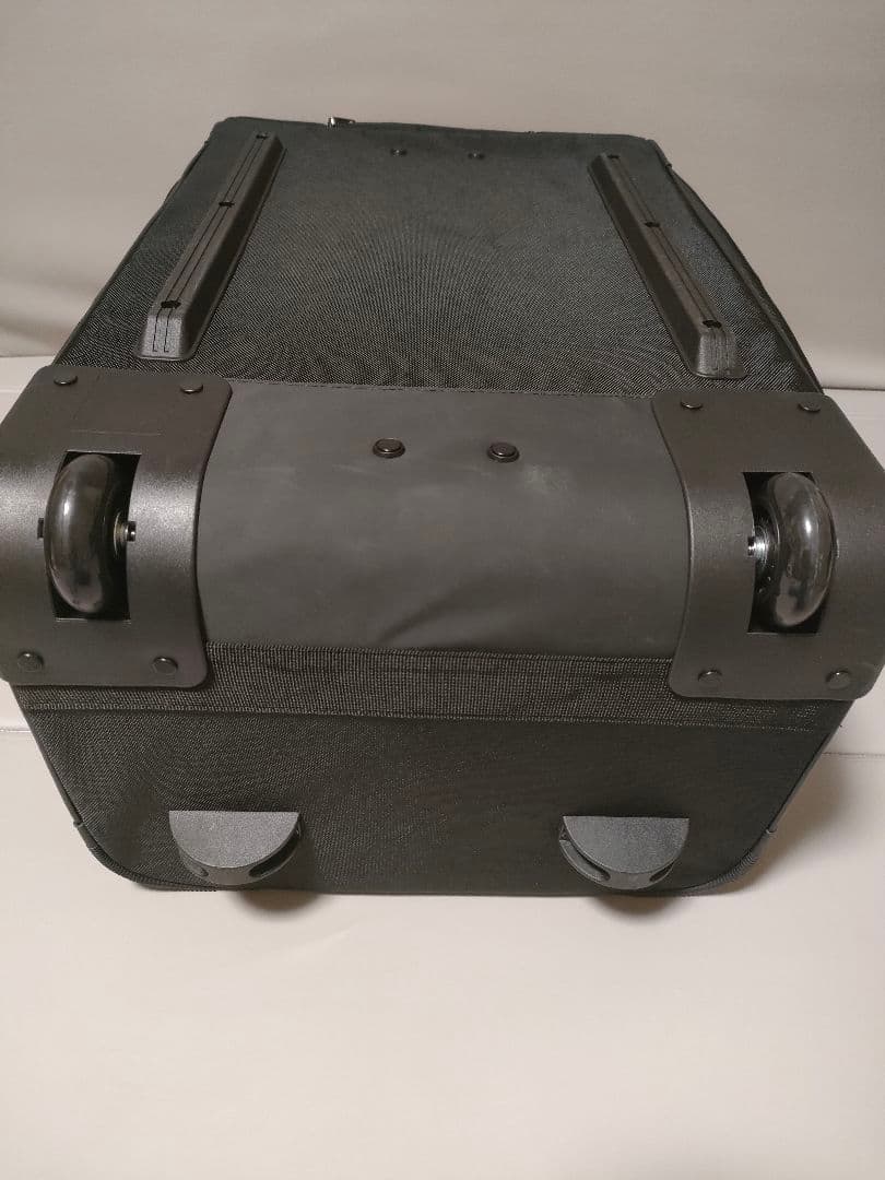 ☆新品未使用☆UNDER ARMOURキャリーバッグ