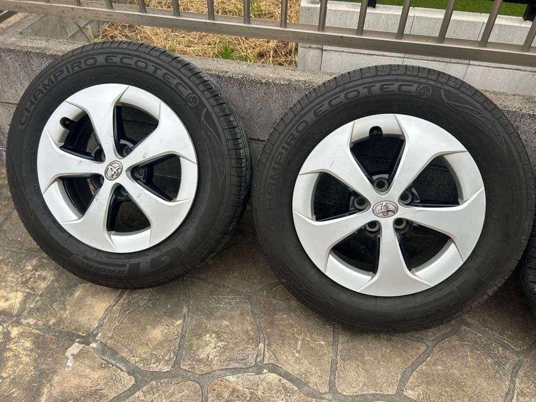 CHAMPIRO ECOTEC 30プリウス後期　純正15インチ