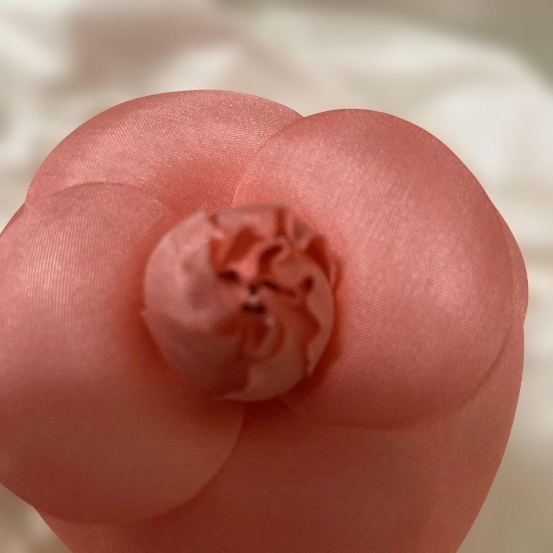 ニ*ン様 CHANEL ピンク花型ブローチ