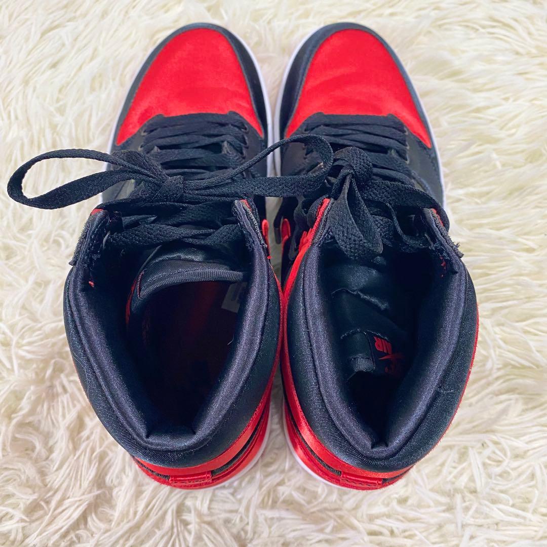 極美品　ナイキ　スニーカー　エアジョーダン1　レトロ　ハイ　サテン　28.5㎝