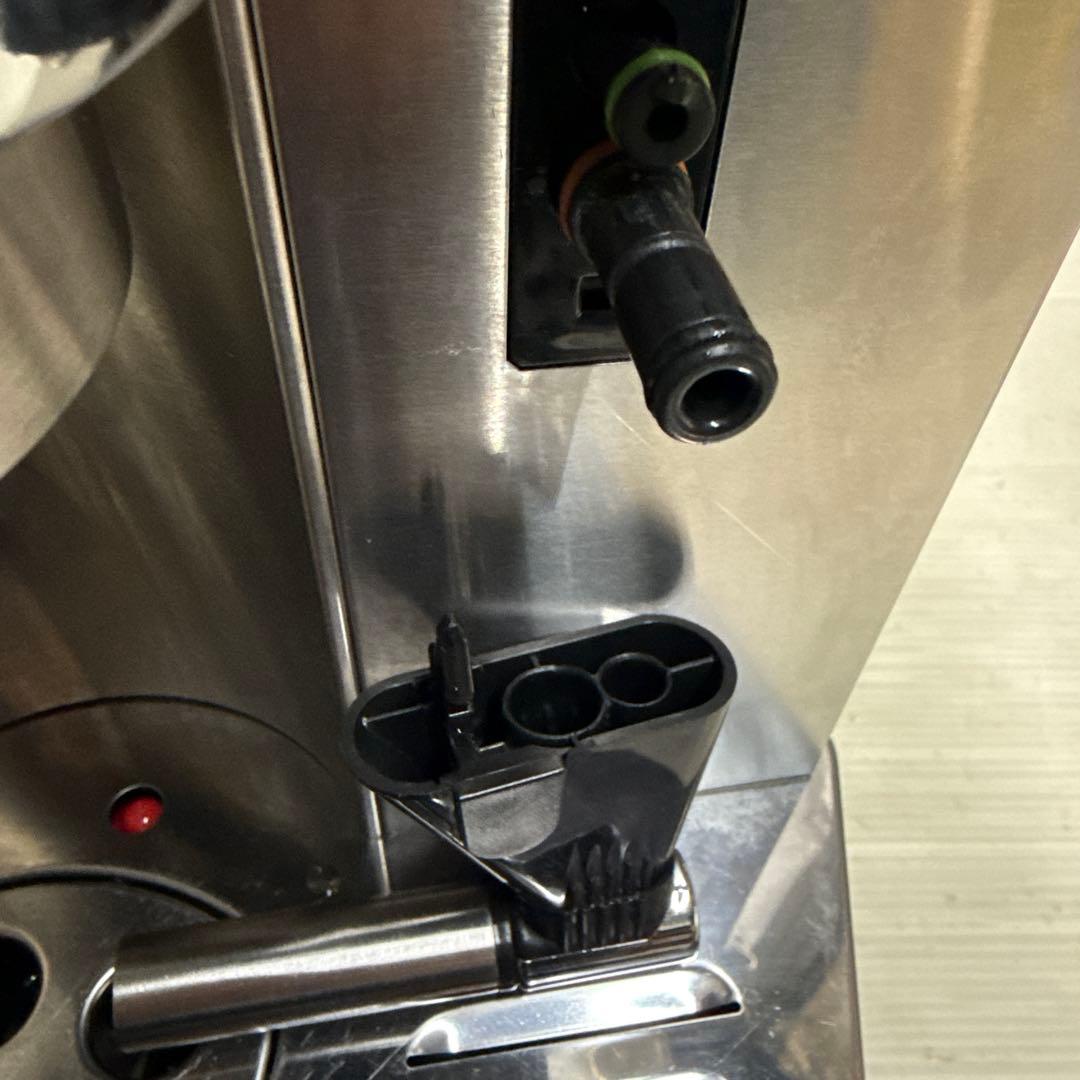 デロンギ エスプレッソ・カプチーノメーカーオートマティックカプチーノEC860M