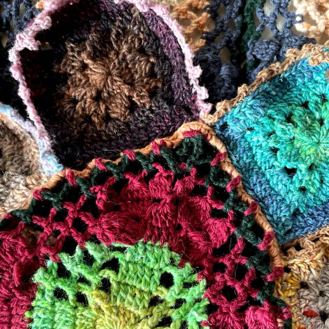 ★ノロ毛糸★かぎ針編みゆったりマルチなブランケット 〜暖笑〜120×130cm