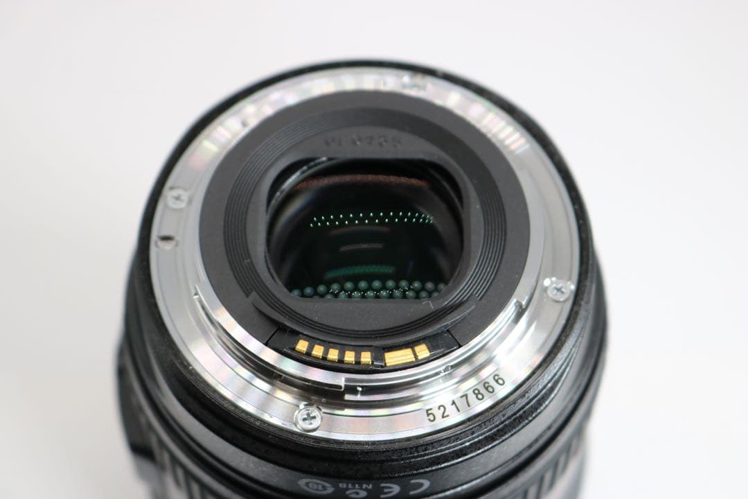 美品ですが１つキズ Canon【EF 24-105mm F4 L IS USM】