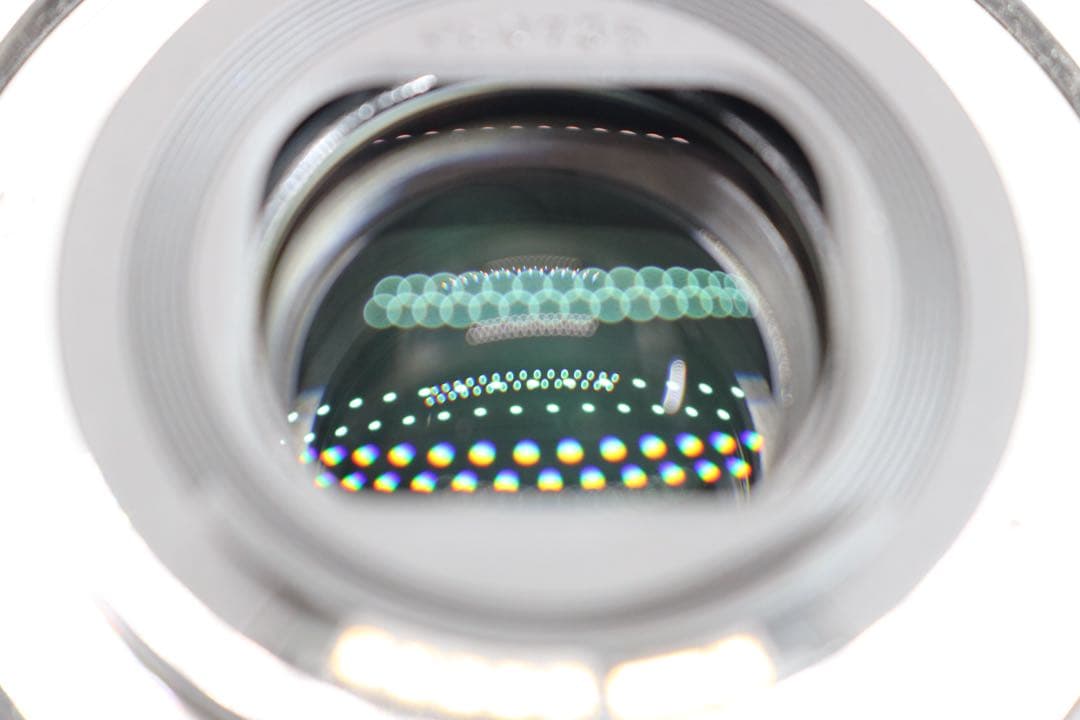 美品ですが１つキズ Canon【EF 24-105mm F4 L IS USM】