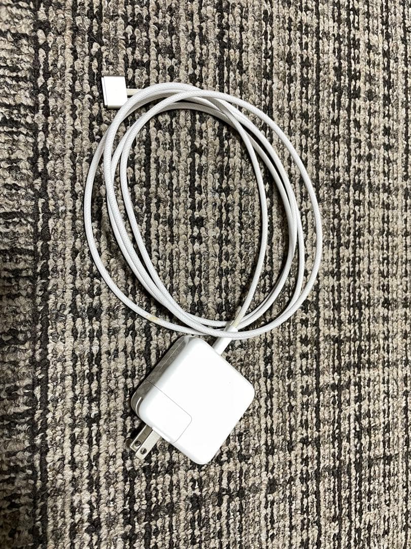 【美品・カバー付き】MacBook Air M2 13インチ8GB 256GB