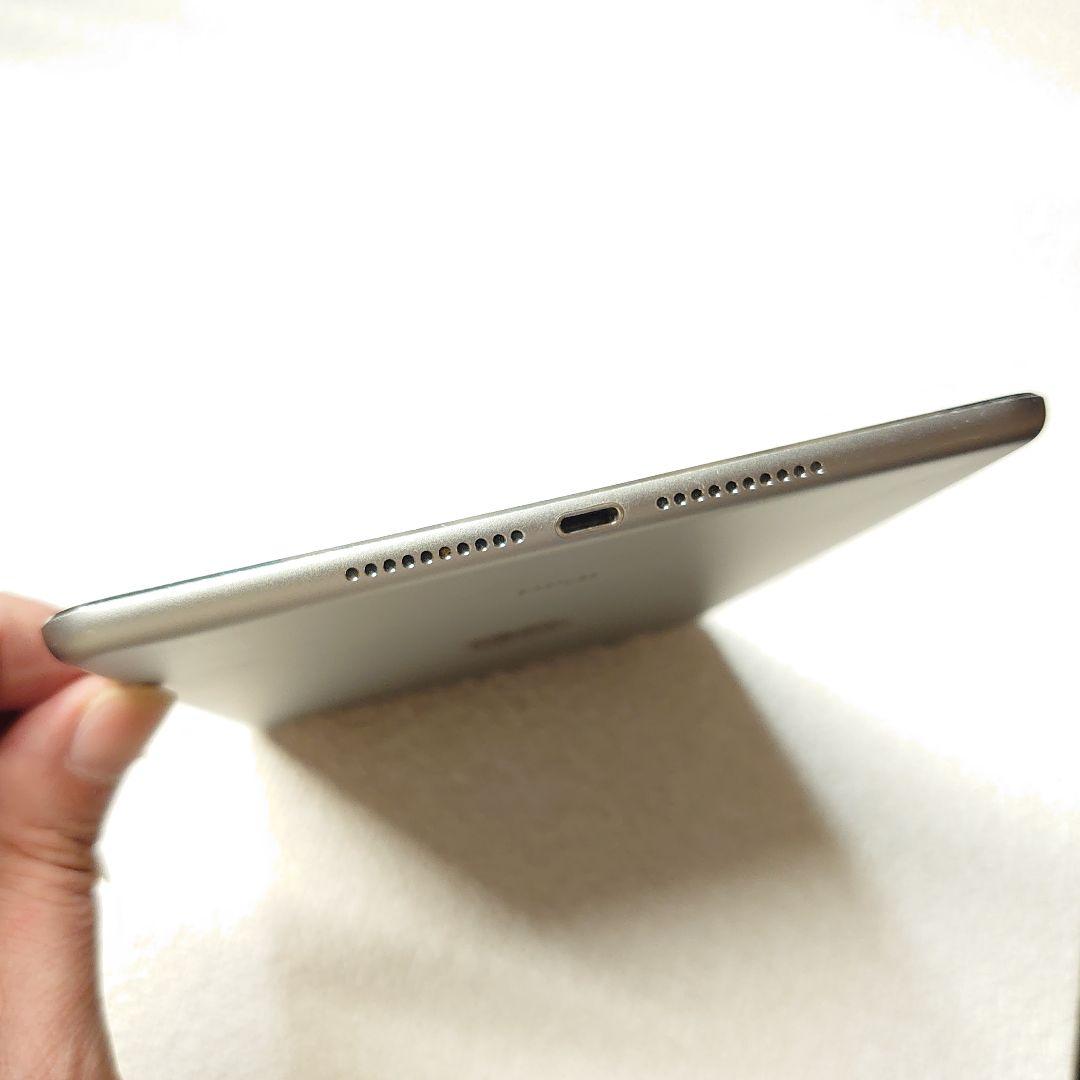 iPad mini 4 128GB SIMフリー スペースグレイ 手帳型ケース付