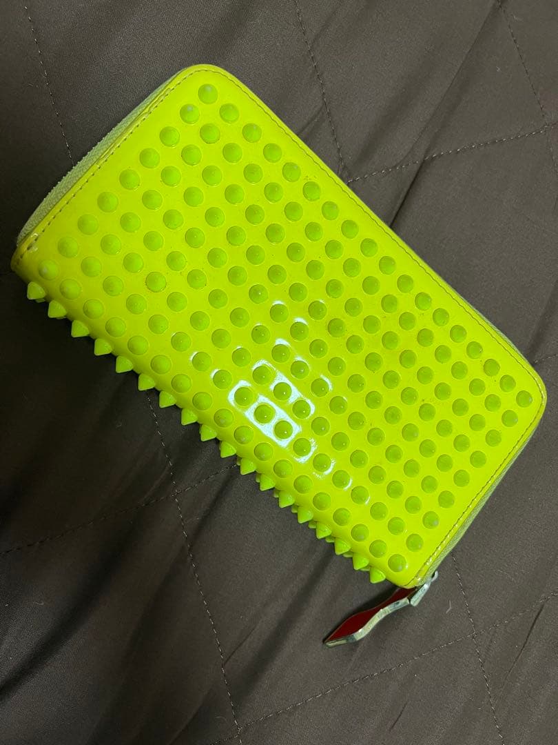 ルブタン　長財布