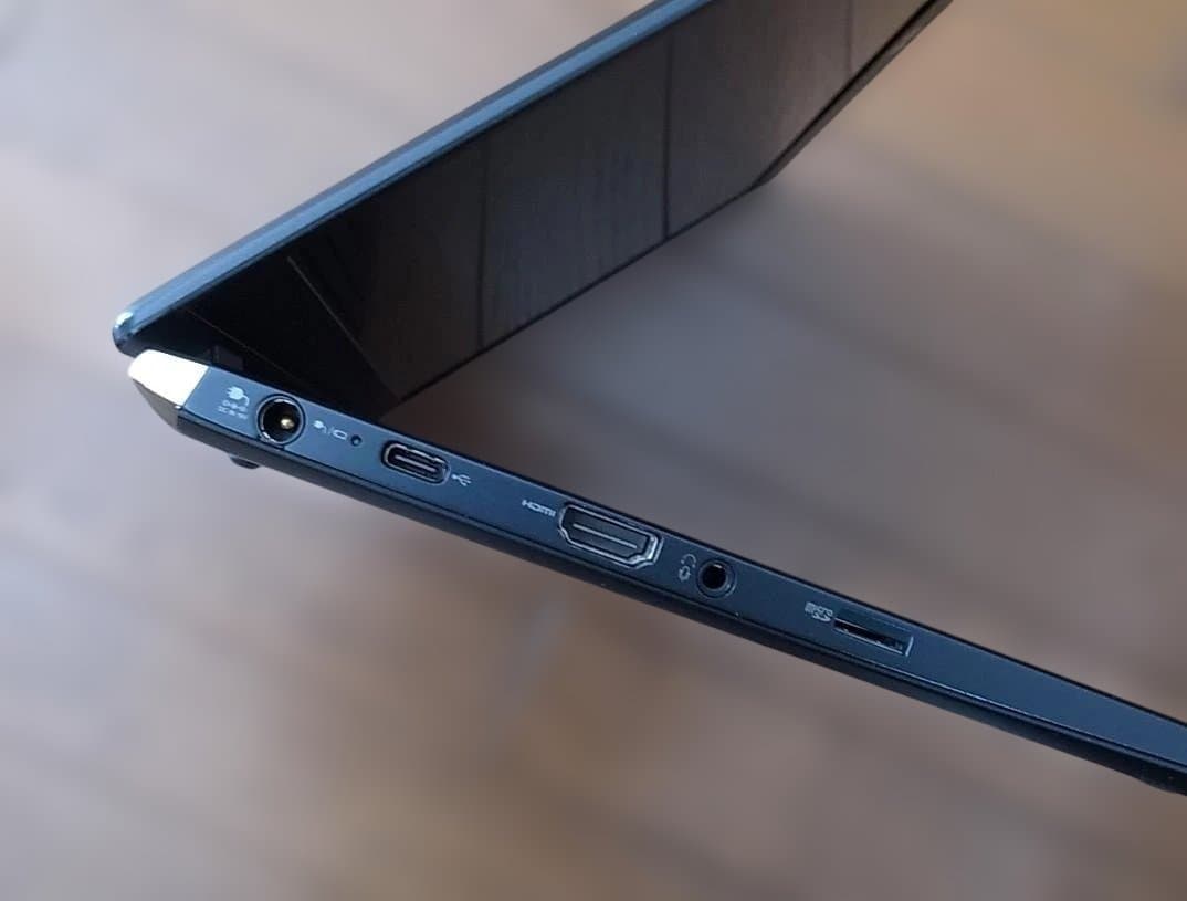 Windowsノート本体 dynabook G83/DN Core i5 RAM16GB SSD256GB