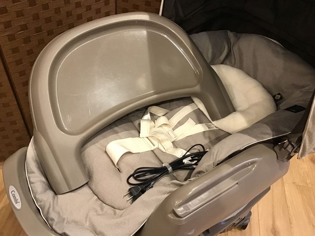 コンビ　ネムリラオートスィングBEDiおやすみドーム