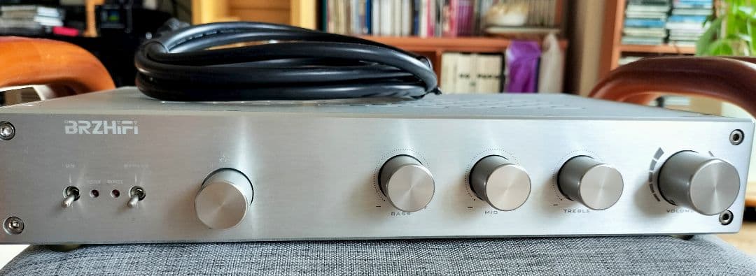 中華製プリアンプ　BRZHiFi