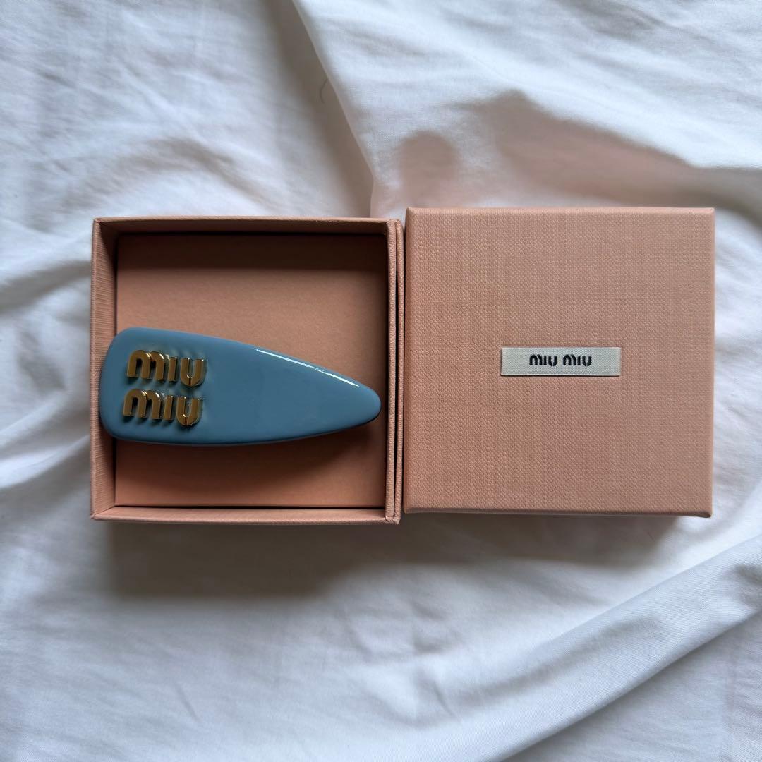 本日のみ　 国内正規品miumiuパテントレザー ヘアクリップ