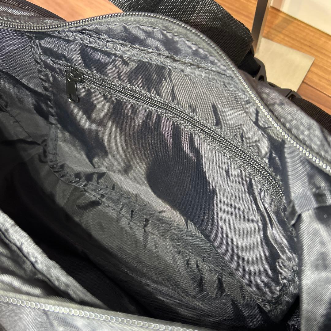 オニツカタイガー メッセンジャーバッグ 刺繍トラ Onitsuka Tiger