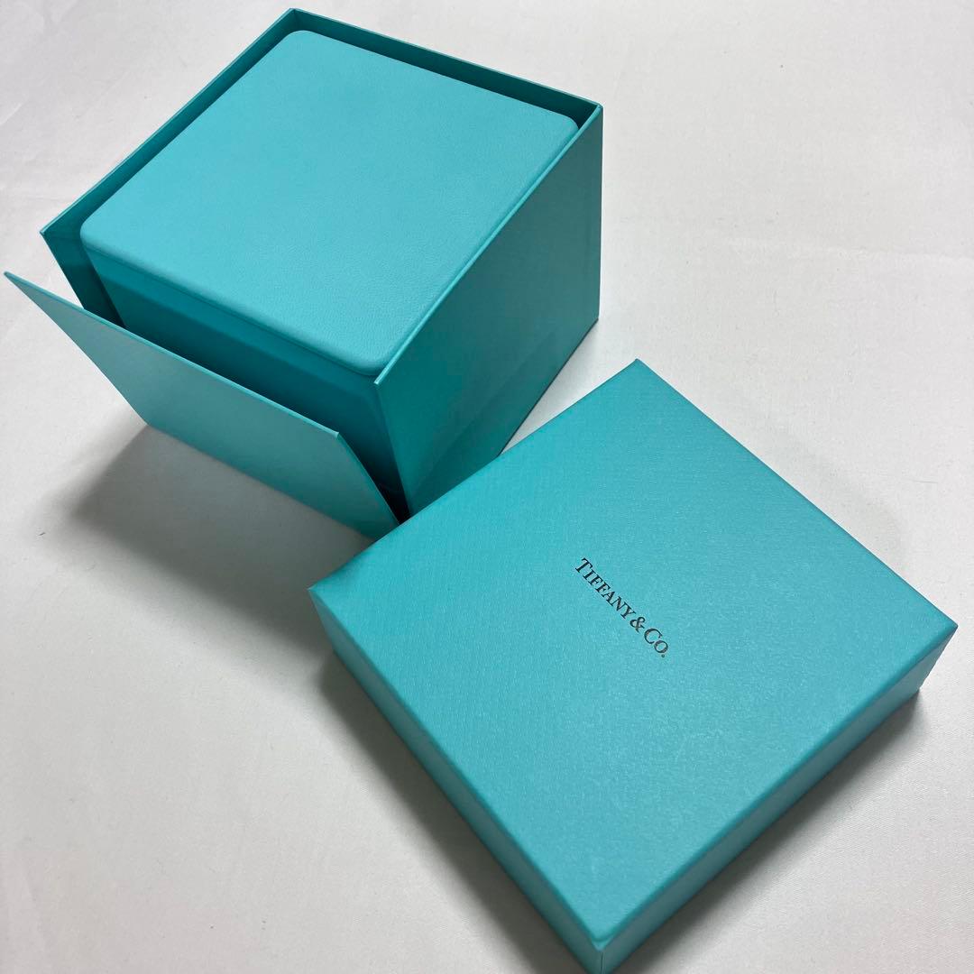 美品　ティファニー　バングルケース　空箱　ブレスレット　時計ケース　現行品