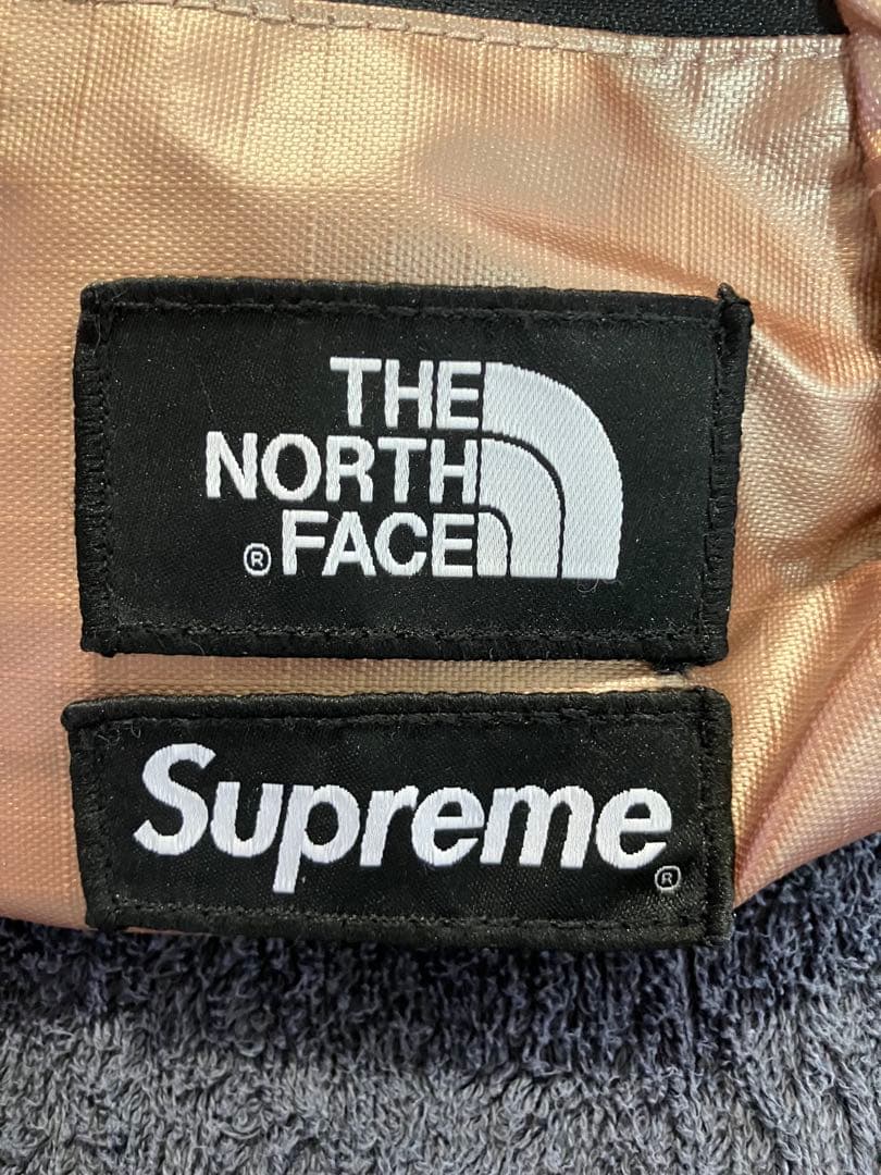 美品 THE NORTH FACE Supreme ボディバッグ ピンクゴールド