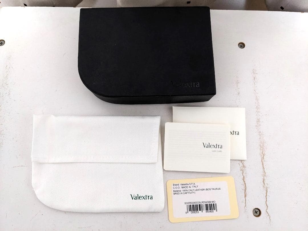 未使用品 ヴァレクストラ ソフトカーフスキン 二つ折り マネークリップ 財布