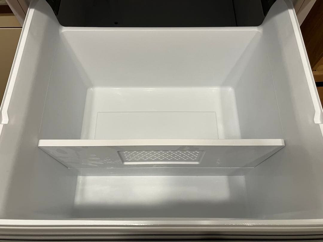 【送料込】　Hisence 冷蔵・冷凍庫　ホワイト　358L